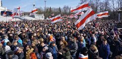 Больше митингов.jpg