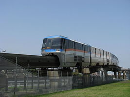 800px-Tokyo Monorail -03