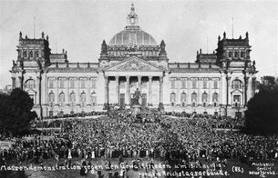 Mass demonstration in front of the Reichstag against the Treaty of Versailles