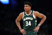 Giannis-Antetokounmpo-GettyImages-1147638017