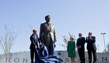 Ronald Reagan Memorial Statue