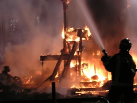 Garage in Sarlat-la-Canéda on fire from the motar-attack.