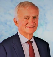 Editor-in-chief Anargyros Salliadis