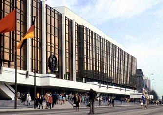Der Palast der Republik in Berlin war das Machtzentrum der SED-Diktatur