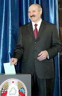 Лукашенко голосует 2.0.