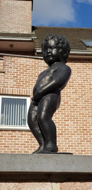 1960px-Westmeerbeek-Manneken Pis (8)