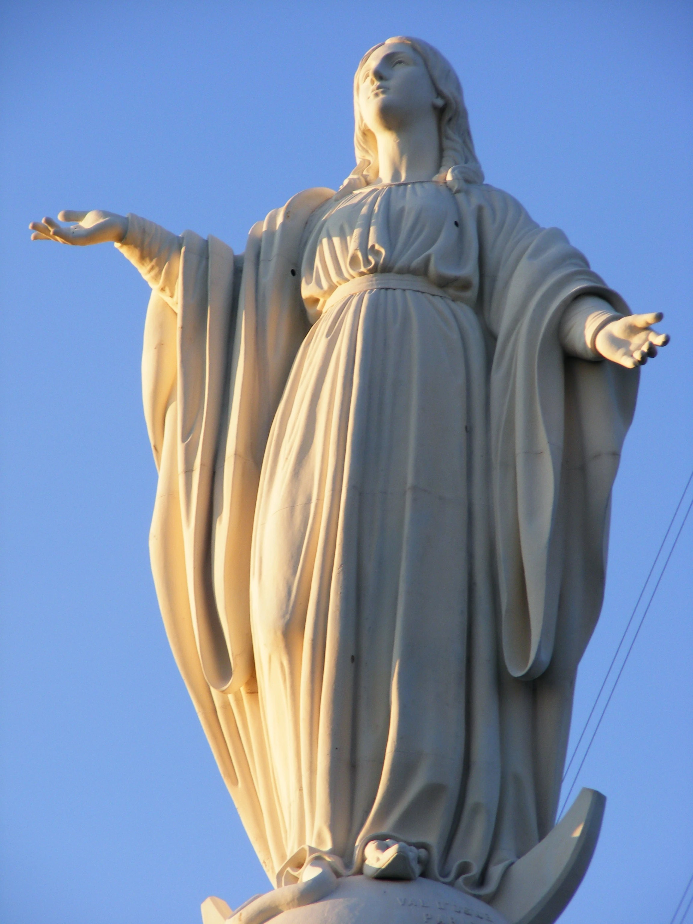 Etiqueta fotográfica:María en la piedra | Hippopx, image size:2304x3072