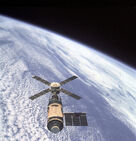 869px-Skylab and Earth Limb - GPN-2000-001055