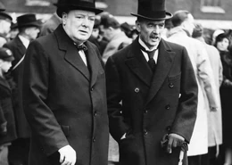 Winston Churchill und Neville Chamberlain, 1939 gelang es Churchill Chamberlain aus dem Amt zu drängen