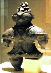 Si è ipotizzato che il Dogū (土偶) fosse un antico astronauta che visitò la Terra durante il  del Giappone antico; mostra dettagli che si vuole siano una tuta spaziale, una visiera e un elmetto.