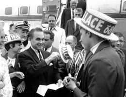 George Wallace, der Kandidat der American Independent Party, war zu Beginn auch noch im Rennen, Wahlkampf Spätsommer 1968