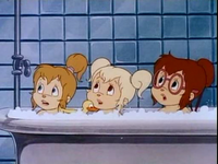 Bath time for The Chipettes