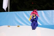 Britney Haynes performs the second Roadblock.