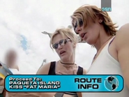Mary & Peach reading the clue in the first leg.