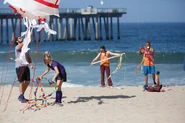 Nicole & Victor and Becca & Floyd perform the unaired jellyfish kite task.