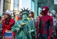 Amazing-spider-man-2-statue-liberte-nycity