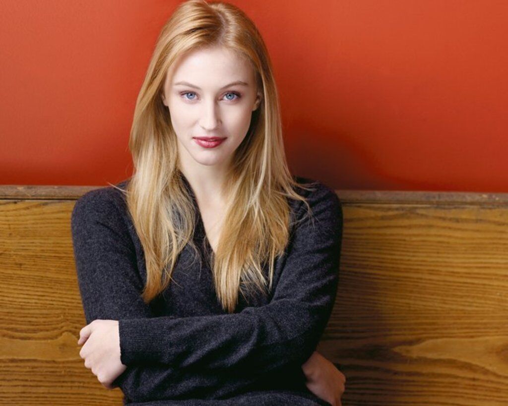 Sarah gadon pics