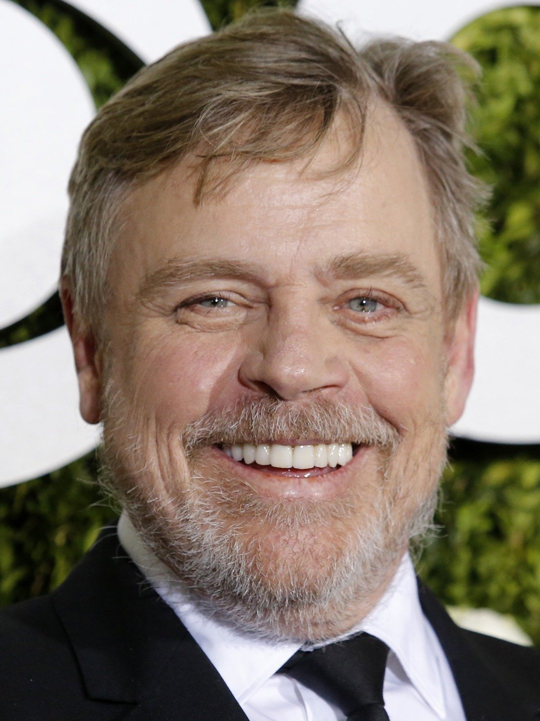 Mark Hamill Shows His Cameo From Kingsman: The Secret Service