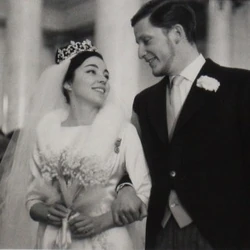 Carlos I y Beatriz, el día de su boda (1965).