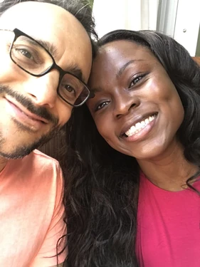 Omid Abtahi (Salim) and Yetide Badaki (Bilquis) BTS