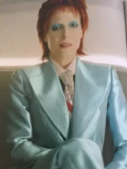 Gillian-anderson-american-gods david bowie media.jpg (64 KB) Media as David Bowie