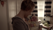 S7E06 Ivy with newborn Oz