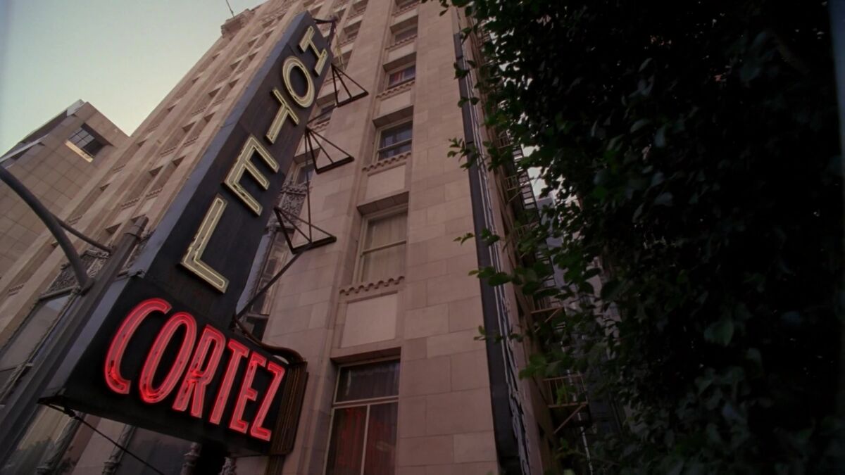 American horror story hotel free online episodes best sale