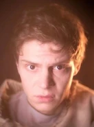 Ahsa4.jpg (26 KB) Evan Peters as Kit Walker