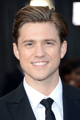 AaronTveit