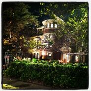 The Murder House decorated for one of the Halloween episodes