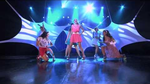 Violetta- Momento musical - Show final-Violetta canta con las chicas-0