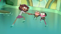 S2E6-Anne & Sprig about to throw Hop Pop.jpg (221 KB)