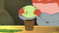 S1E17B-An egg.jpg (81 KB)