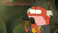S1E7B-Hop Pop sniffing the box.jpg (154 KB)