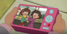 S3E9-Blurry photo