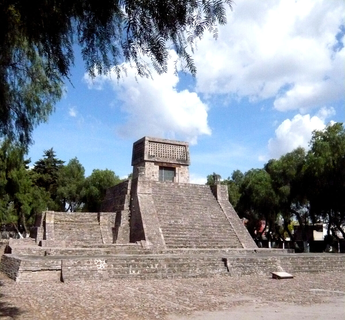 Unveiling The Secrets How Tall Were The Ancient Aztecs - c1mqxa4