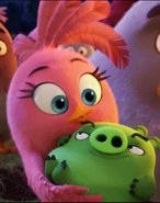 Стелламувиипоросёнок.png (1,06 МБ) Держит на руках поросёнка