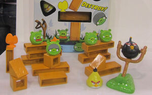 Angry-birds-knock-on-wood-7