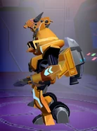 Energon Bee2.png (413 КБ) С аксессуарами в Астротрейне