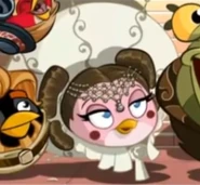 Празднует победу со всеми