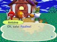 Antoine saluant une joueuse dans Let's Go to the City