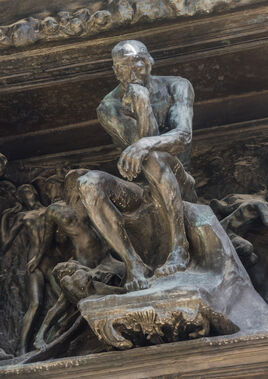 Sculpture-Familiar statue-IRL