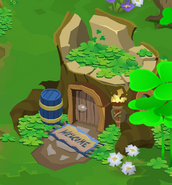 Lucky-Clovers Tree-Stump-House