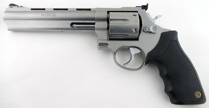 Taurus-44-magnum-revolver.jpg