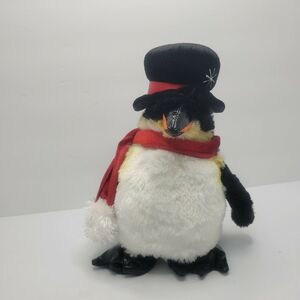 Dan Dee Collectors Choice Animated Musical Christmas Penguin Singing in the Snow