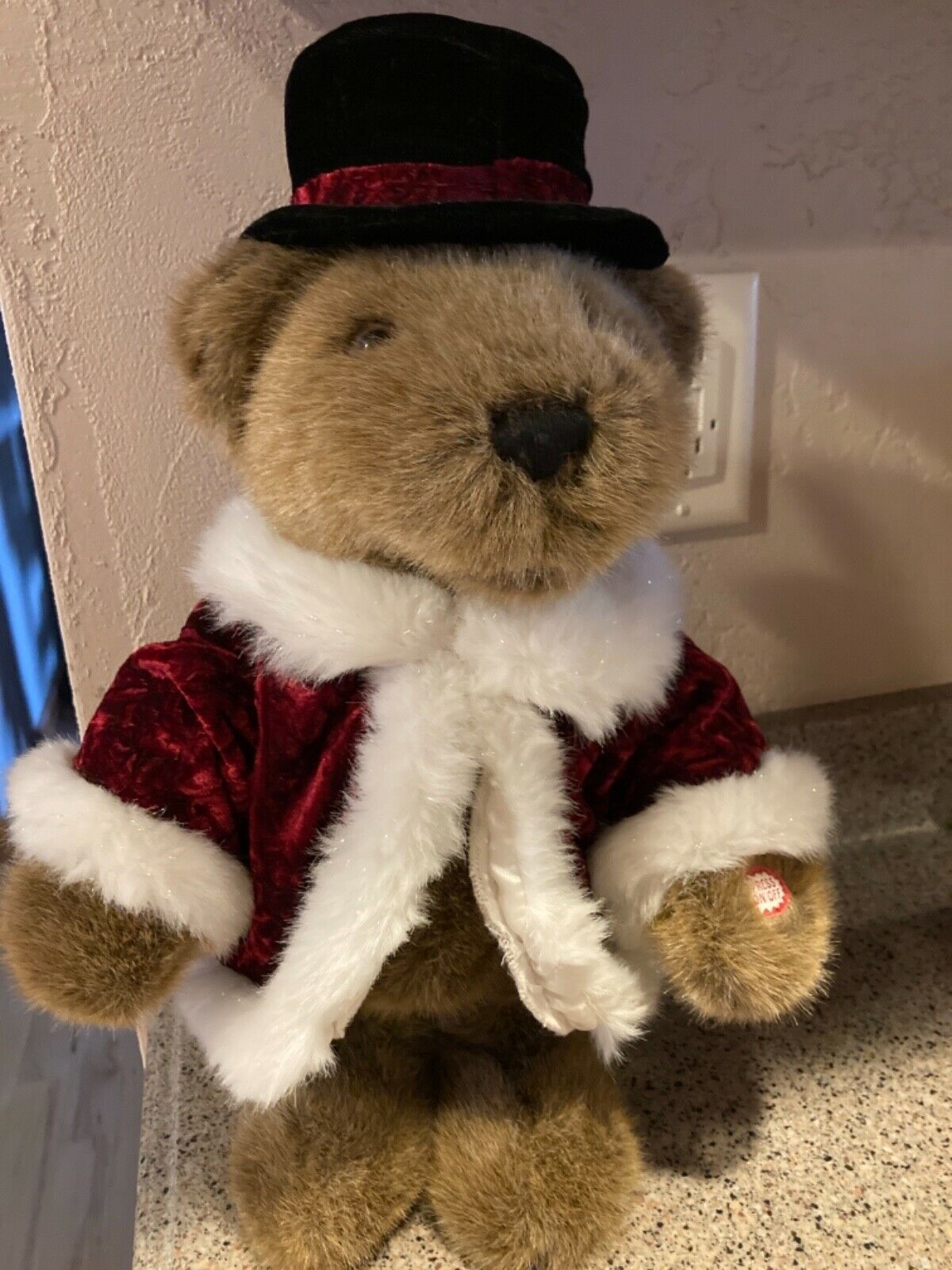 Musical christmas teddy bear deals