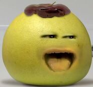 Grapefruit failing to disguise as Little Apple in Annoying Orange: April Fruits Day