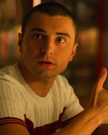 Oliver Sokolov Another Life Wiki Fandom Wir informieren sie kostenlos, wenn another life im fernsehen laeuft. oliver sokolov another life wiki fandom