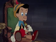 ... sehr zu Pinocchios Ekel, ...