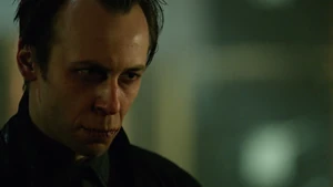 Murmur beobachtet die Arbeit seiner Handlanger